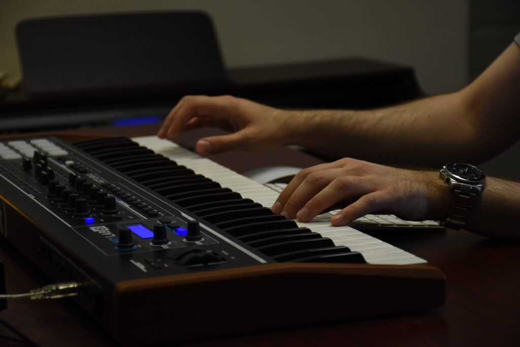 5 Best MIDI Keyboards on a budget (Available in India)